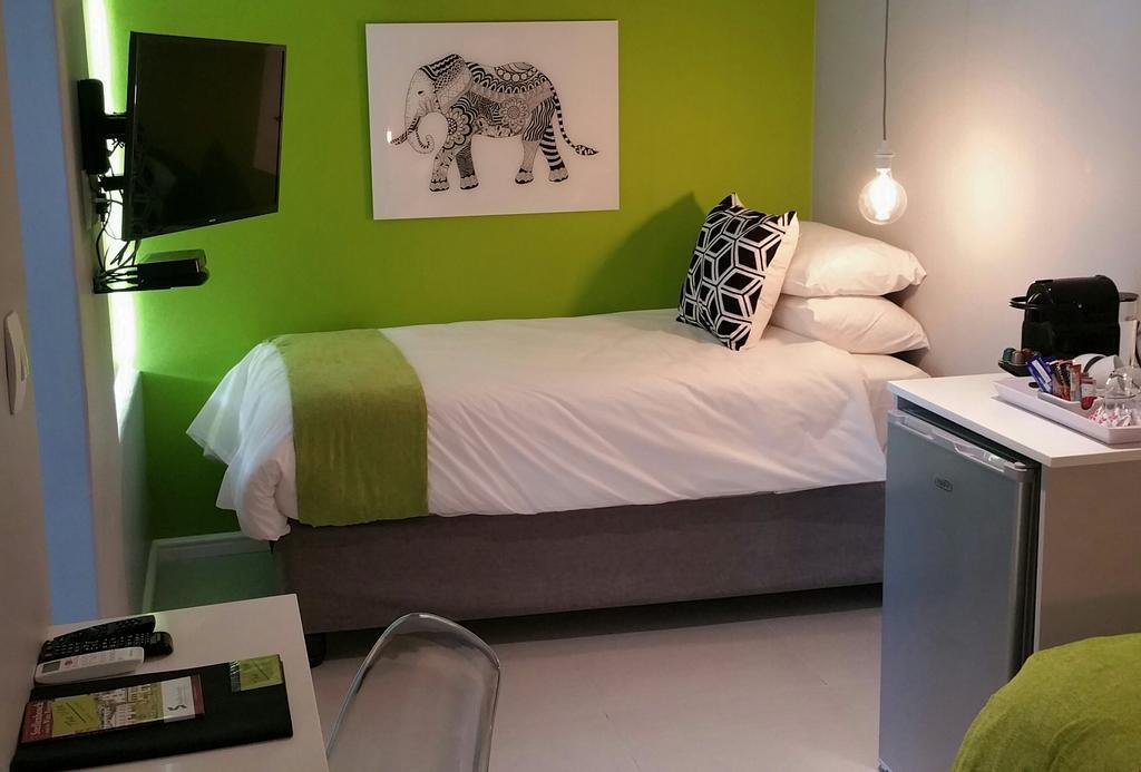 Bed and Breakfast The Vibe Dorp Street Stellenbosch Exterior foto